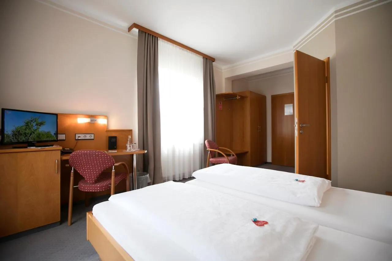 Neumaiers Hirsch -Gasthof Und Landhotel Weißenhorn Hotel